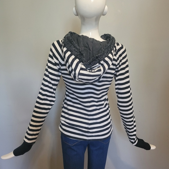 Lululemon Movement Jacket in Apex Stripe, GUC, Size 8 - Picture 4 of 6